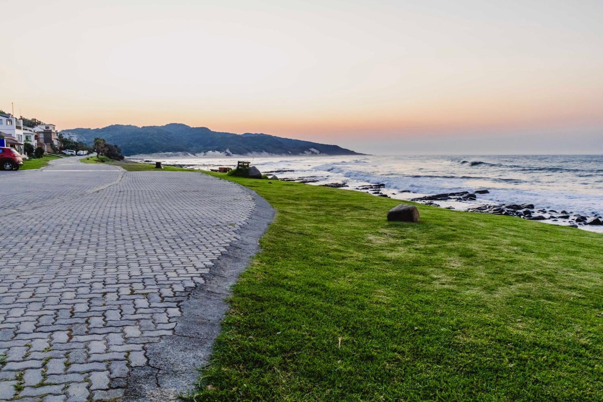 Mitford-On-Sea Aparthotel Morgan's Bay Ngoại thất bức ảnh